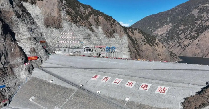 阵列式位移计在两河口水电站施工期沉降监测中的应用